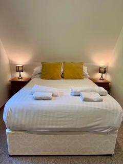 Acorn Lodge for Six with Hot Tub - Devon - 5