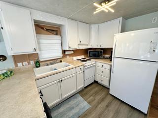 Aquahouse is an Adorable 1 Bed 1 Bath Beach Bungalow just steps from the ocean! - Jensen Beach - 6