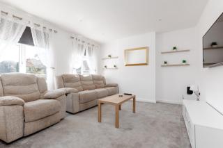 Delightful family home with parking, 8 minutes to beach - Parkstone - 2