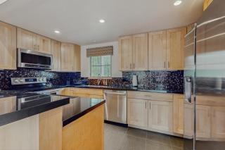 Chic Condo Unit 1 - 5