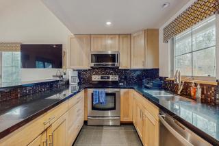 Chic Condo Unit 1 - 4