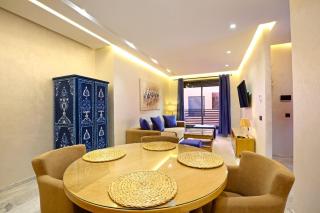 Heart of City 2BR 2Patios Fiber AC Modern New Calm - 2