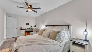 Chain of Lakes Cottage - 9