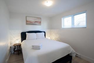 Cozy & Spacious 3BR Home in Moncton - Moncton - 3