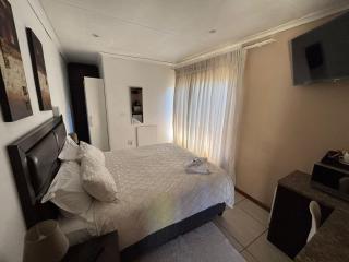 Tukha Guesthouse - Bloemfontein - 8