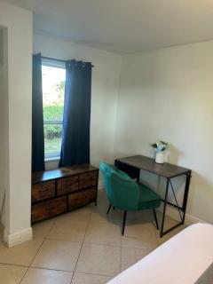 Beautiful home in West Palm - 5 min to Airport - 5