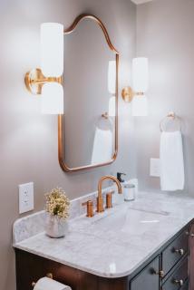 Luxury Cabin getaway with hot tub and stunning views - 3