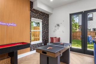 Chic 4BR Getaway Near NRG TMC - Houston - 8