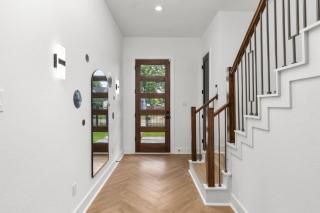 Chic 4BR Getaway Near NRG TMC - Houston - 6