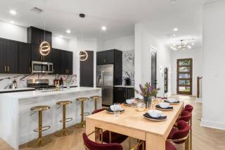 Chic 4BR Getaway Near NRG TMC - Houston - 4