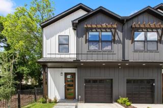 Chic 4BR Getaway Near NRG TMC - Houston - 1
