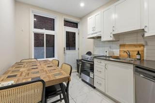 The Urban Retreat Trendy 3BR in NDG - Montréal - 2