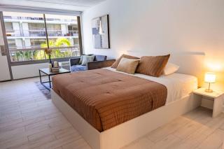 Sleek and Luxury Studio near Parks with Free Parking - 0