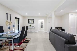 551) Large 3 bedroom with backyard - North Miami - 2