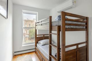 Sleek and New 3BR Brooklyn Apt only 10 Min to Manhattan - 7