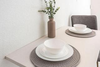 Modern 1BED 1BA Gem in Great Location Free Parking - 5