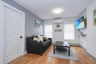 Stylish 3BR Home Near NYC in Perfect Location - 0