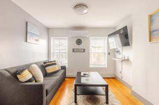 Stylish 3BR Home Near NYC in Perfect Location - Brooklyn - 9