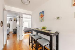 Stylish 3BR Home Near NYC in Perfect Location - Brooklyn - 8