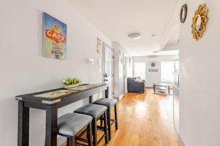 Stylish 3BR Home Near NYC in Perfect Location - Brooklyn - 2