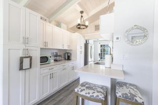 Coastal Getaway, 5 Mins to Vanderbilt Beach - Naples - 4