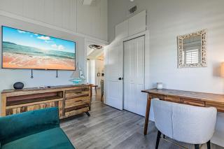 Coastal Getaway, 5 Mins to Vanderbilt Beach - Naples - 2
