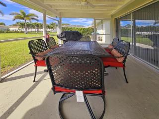 Cozy Retreat with Lanai and Outdoor BBQ - Cape Coral - 5