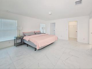 Coral Breeze Getaway - Cape Coral - 6