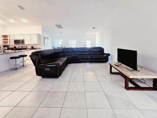 Coral Breeze Getaway - Cape Coral - 1