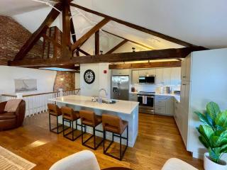 4 King Suites, Downtown, Outlets, Beach, Historic - Portsmouth - 9