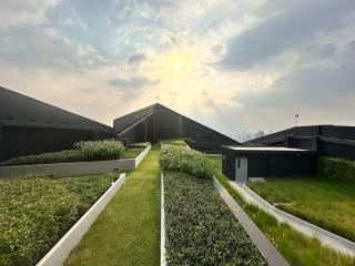 Refined High-Rise 1BR - Fast Wifi - BTS Phra Khanong - Bangkok - 1
