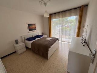 Appartement climatisé avec jardin privé, proche des Thermes et de l'étang de Thau - FR-1-503-116 - 2
