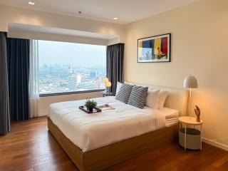 Spacious High Rise 2BR - Ultra Fast Wifi - Phrom Phong - Bangkok - 9