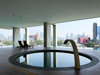 Spacious High Rise 2BR - Ultra Fast Wifi - Phrom Phong - 7