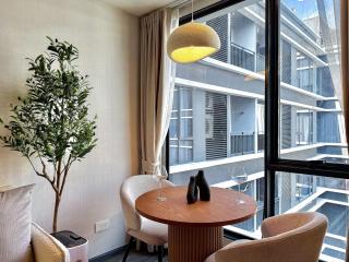 Serene Stylish 1BR - Ultra Fast Wifi - BTS Ekamai - Bangkok - 9