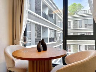 Serene Stylish 1BR - Ultra Fast Wifi - BTS Ekamai - Bangkok - 2