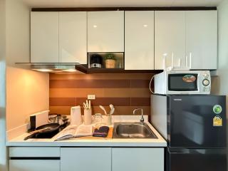 Transquil Modern 1BR - Ultra Fast WiFi - BTS Ari - 3