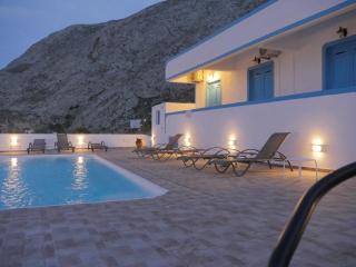 Ancient Thera Apartments - 4