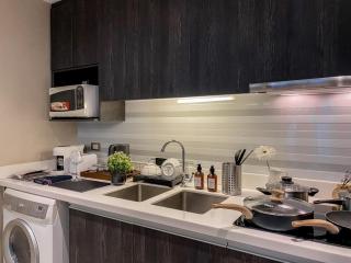 Stylish Exquisite 1BR - 3