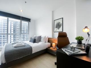 Contemporary High-Rise 1BR - Ultra Fast Wifi - Sathorn - Bangkok - 0