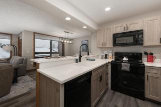 Snowblaze A23 communal indoor pool & hot tub - 8