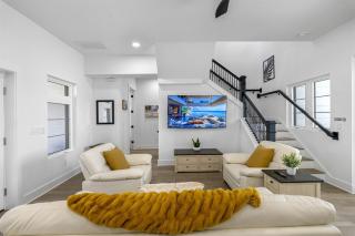 Stunning Apollo Beach Villa - Amazing Pool Escape - 4