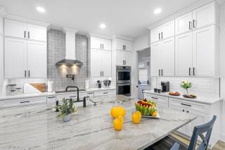 Stunning Apollo Beach Villa - Amazing Pool Escape - 5