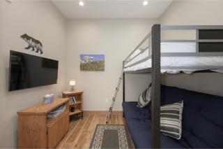 Elk Creek D102 private hot tub - 1