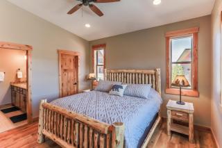 Ultimate Mountain Escape with private hot tub - 2