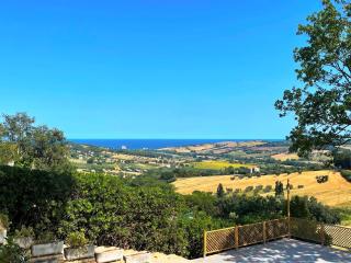 Villa Lucilla - B&B Rooms and Pool - 8