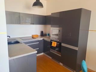 FREE Garage Parking!!! Stylish Getaway in Prime Bratislava Location - By the Danube and Old Town - 1