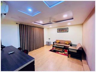 HOTEL MAMATA RESIDENCY Near Shri Mahakaleshwar Jyotirlinga Temple - Fully Air - Ujjain - 2