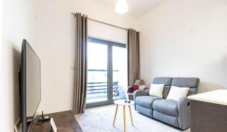 Chic Fully Furnished Studio Joya Verde - Dubai - 9