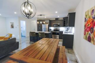 Stylish retreat with Garage - Riverview - 3